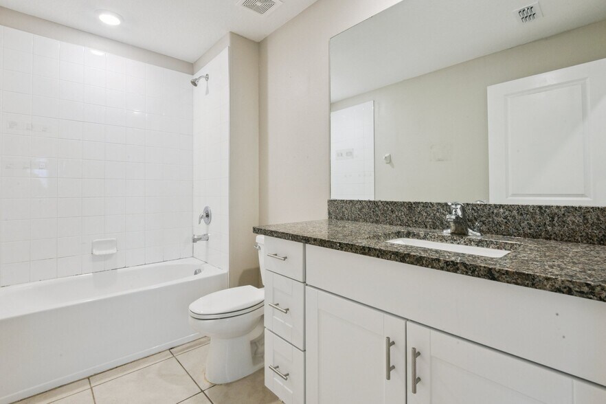 Building Photo - 5436 Blue Azure Dr