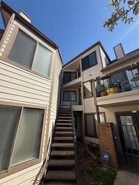 Building Photo - 2301 Basil Dr