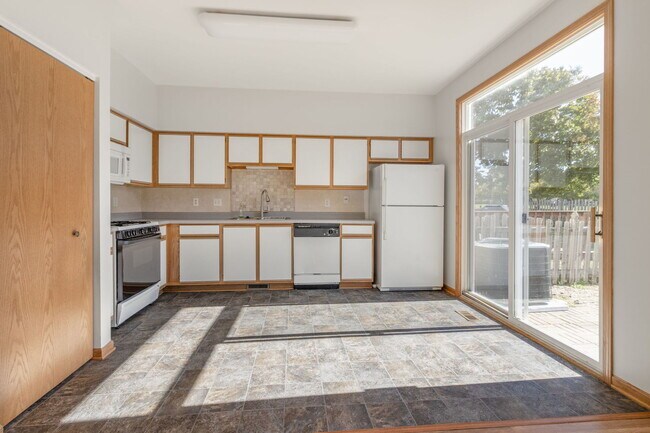 Building Photo - 21419 Frost Ct