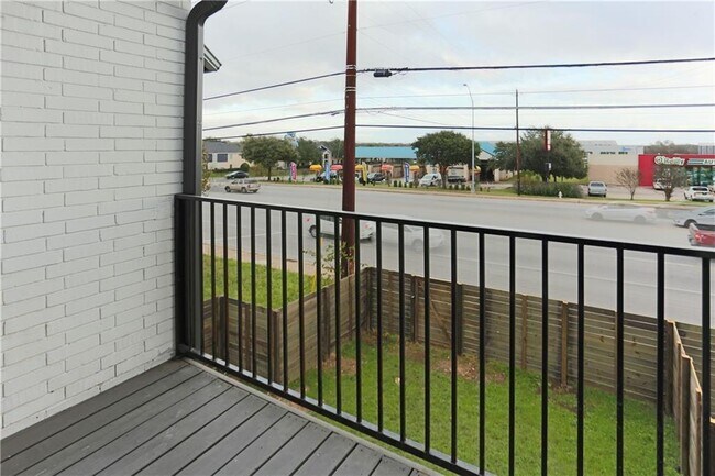 Building Photo - 9504 Menchaca Rd