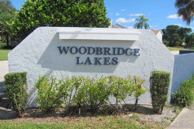 Building Photo - 1517 Woodbridge Lakes Cir