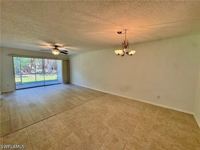 Building Photo - 661 Squire Cir