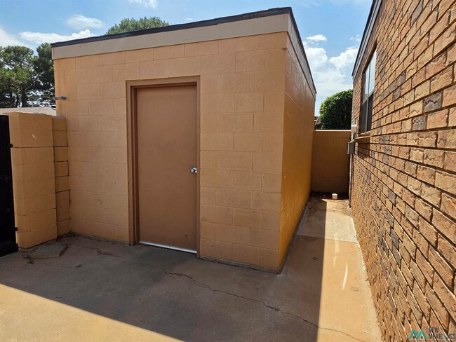 Building Photo - 2125 Circlewood Pl