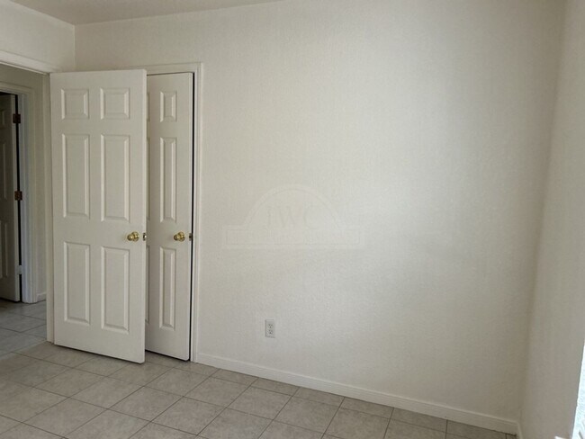 Building Photo - 2807 Edgefield St