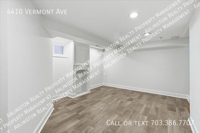 Building Photo - 4410 Vermont Ave