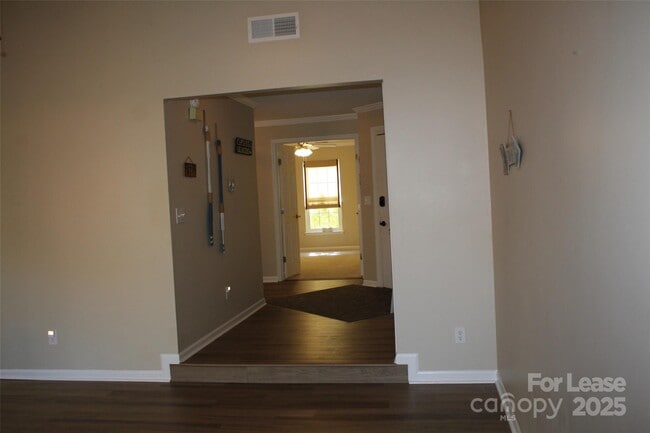 Building Photo - 19839 Henderson Rd