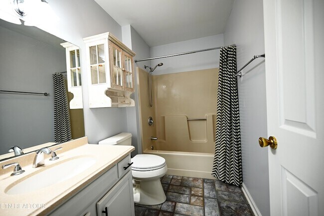 Building Photo - 113 Blue Ridge Ct