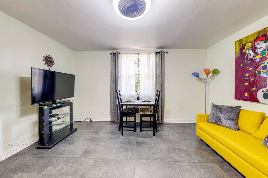 Primary Photo - 1760 NE 144th St