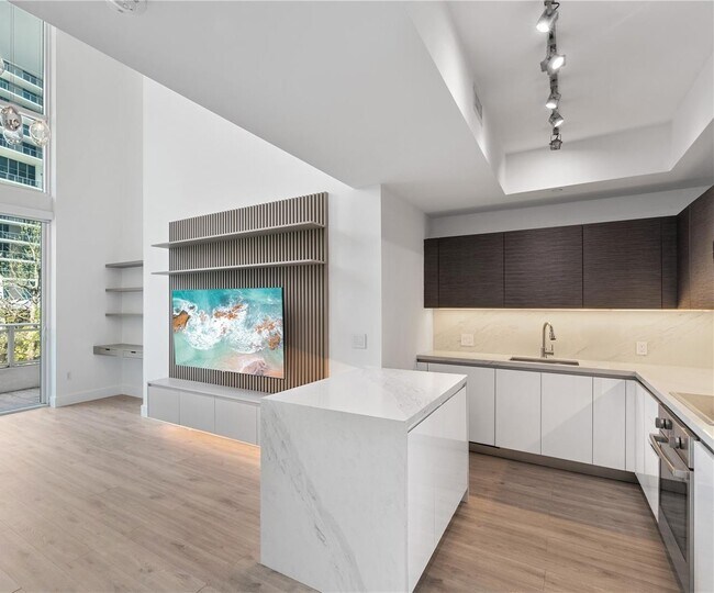 Building Photo - 1080 Brickell Ave