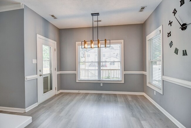 Building Photo - Tastefully Renovated Ranch in Hickory on q...