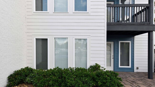 Building Photo - 101 Brixworth Ln