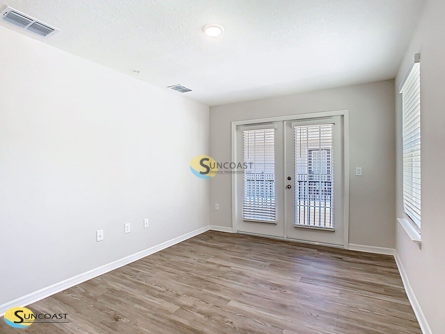 Building Photo - 3821 SW 43rd Ct