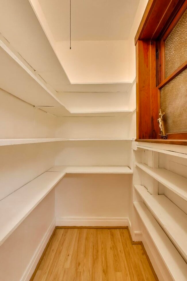 Building Photo - 3920 N Austin Ave