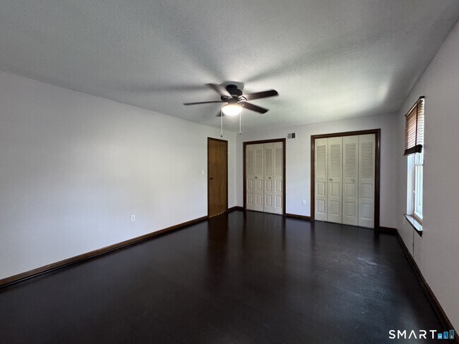 Building Photo - 223 Brittany Farms Rd