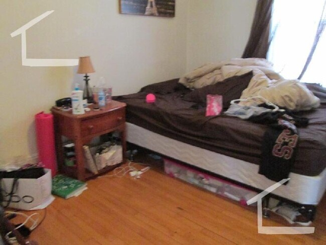 Building Photo - Faneuil St 3 Bed