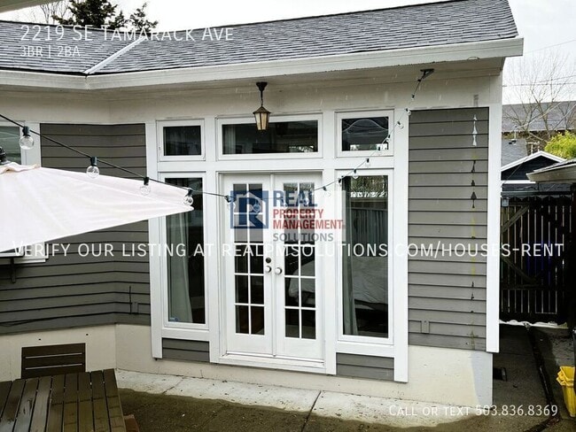 Building Photo - 2219 SE Tamarack Ave