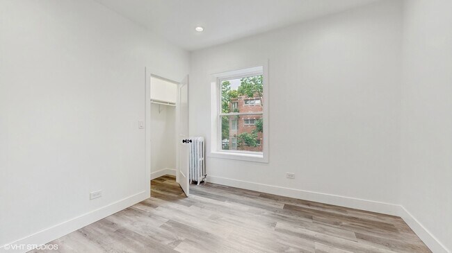 Building Photo - 6500 N Bosworth Ave
