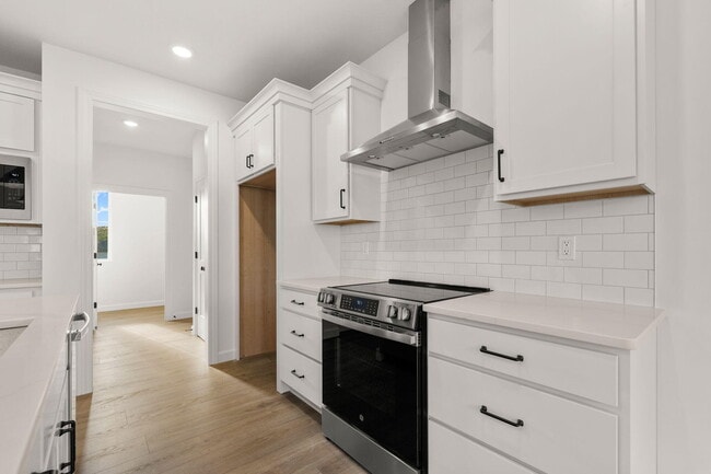 Building Photo - 5663 Ralph Dobbs Way