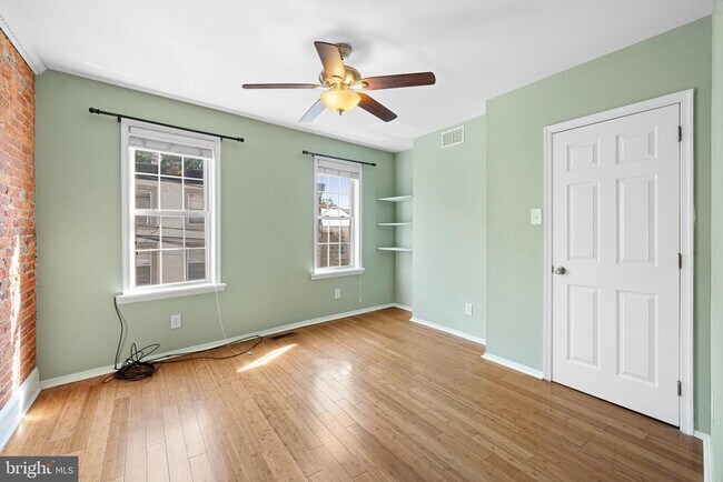 Building Photo - 4447 Baker St