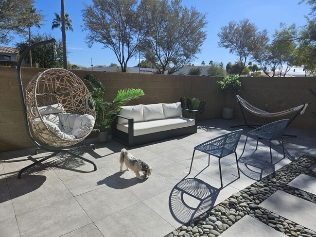 Building Photo - 1350 S Greenfield Rd