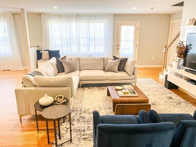 Building Photo - 15 Spencer St