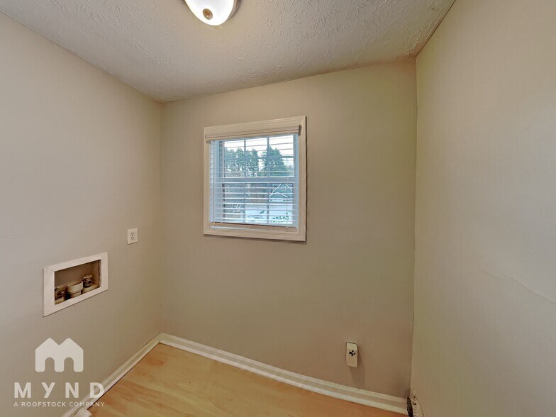 Building Photo - 5491 Orchard Ct