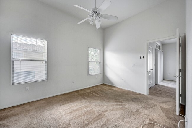 Building Photo - Second Story Condo with Open Floor Plan and Granite Counters