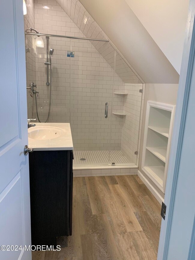 Building Photo - 207 Brinley Ave