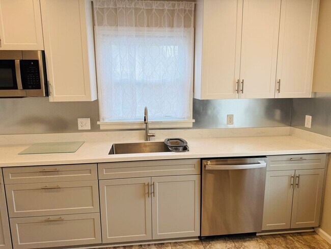 Building Photo - BRAND NEW REMODEL