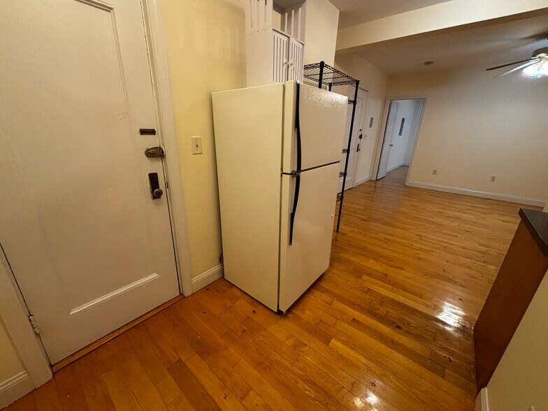 Building Photo - 15 Fairbanks St