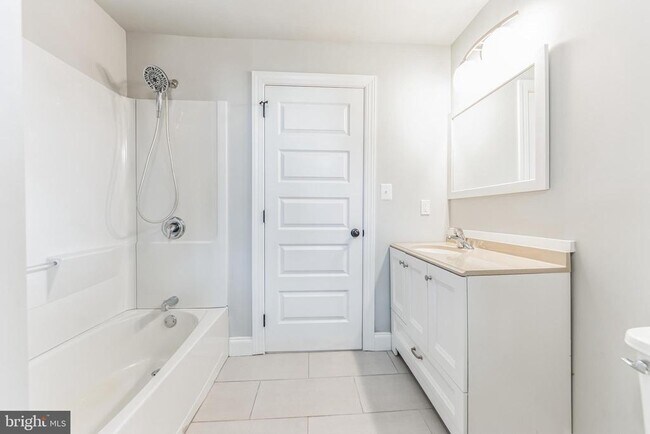 Building Photo - 1316 Butler Pike