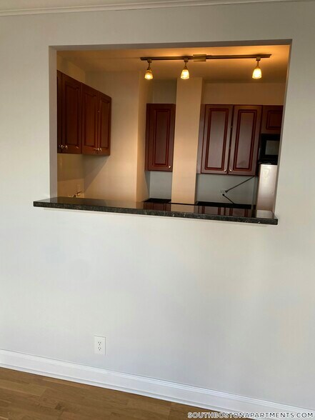 Building Photo - 1410 Columbia Rd