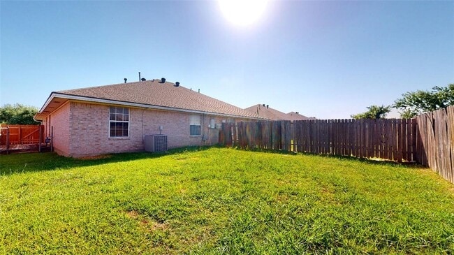 Building Photo - 2324 Trace Meadows