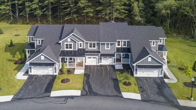 Primary Photo - 19 Lily Pond Ln