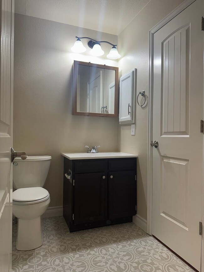 Building Photo - Beautiful Victoria Village Townhomes!