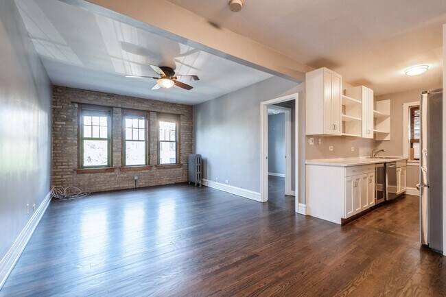 Building Photo - 142 Clyde Ave