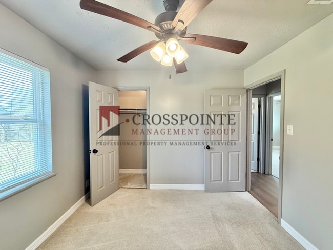 Building Photo - Beautiful 3 Bedroom 1.5 Bathroom House!