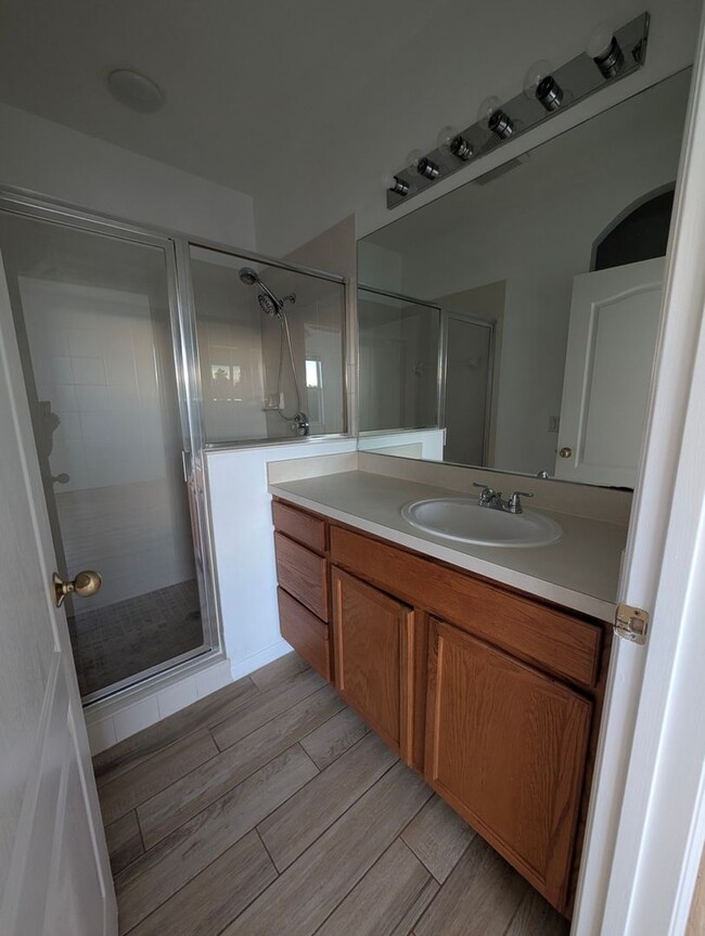 Building Photo - Charming 2BR Duplex in North Port