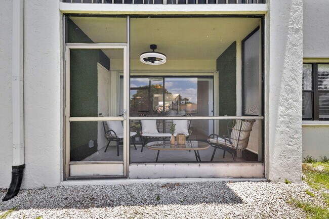 Building Photo - 12911 Briarlake Dr