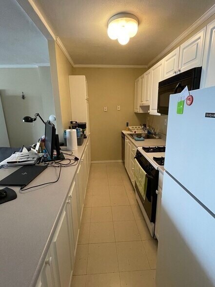 Building Photo - 6 Whittier Pl