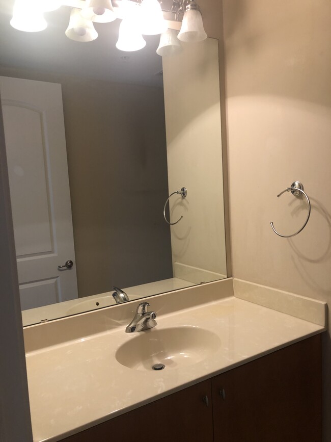 Building Photo - 4625 Piedmont Row Dr