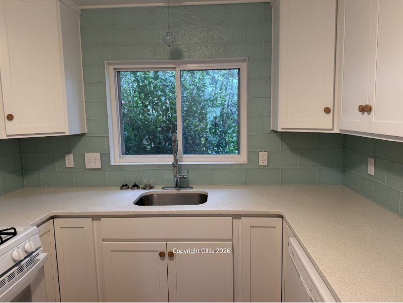 Building Photo - 12050 NE Broadway