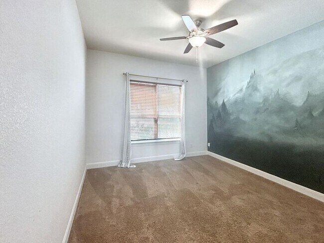 Building Photo - Spacious & Stylish 4-Bedroom Home with Mod...