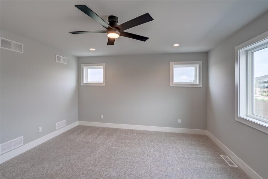 Building Photo - 4866 Suelo Rd