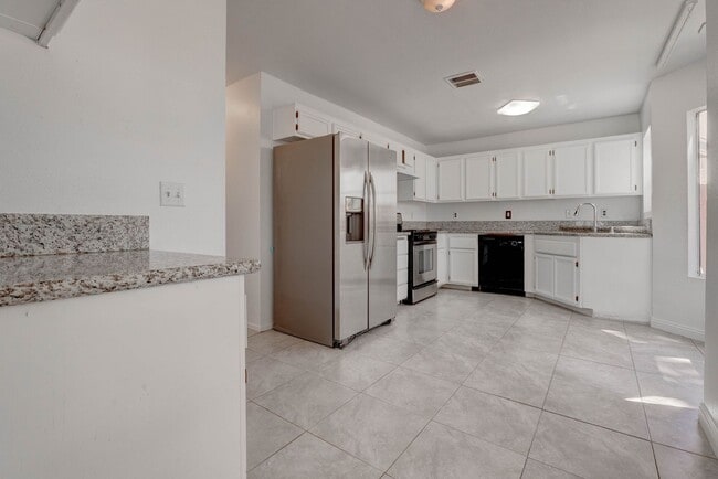 Building Photo - 5519 Myron Cir