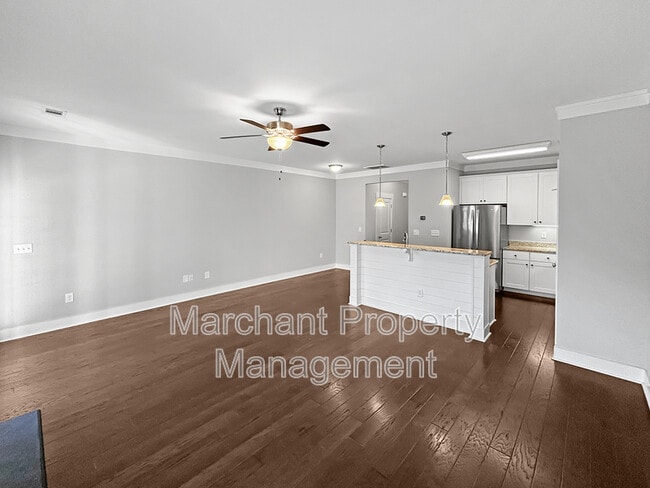 Building Photo - 766 Elmbrook Dr