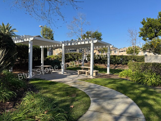 Building Photo - 1290 Pinnacle Peak Dr