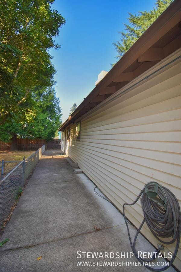 Building Photo - 5017 SE 45th Ave