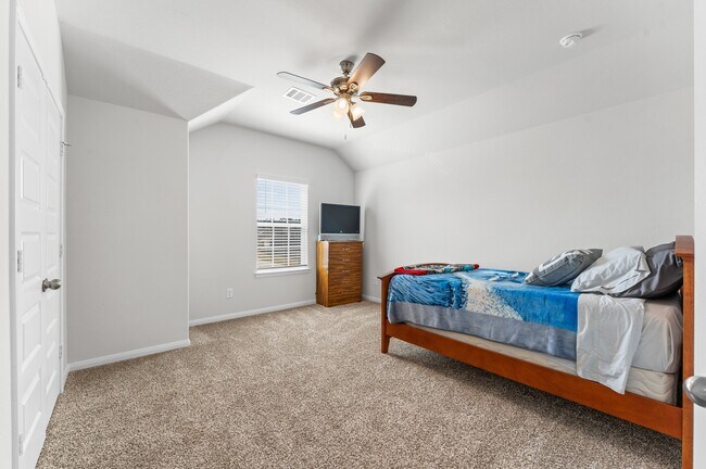 Building Photo - 16635 Olivewood Ln