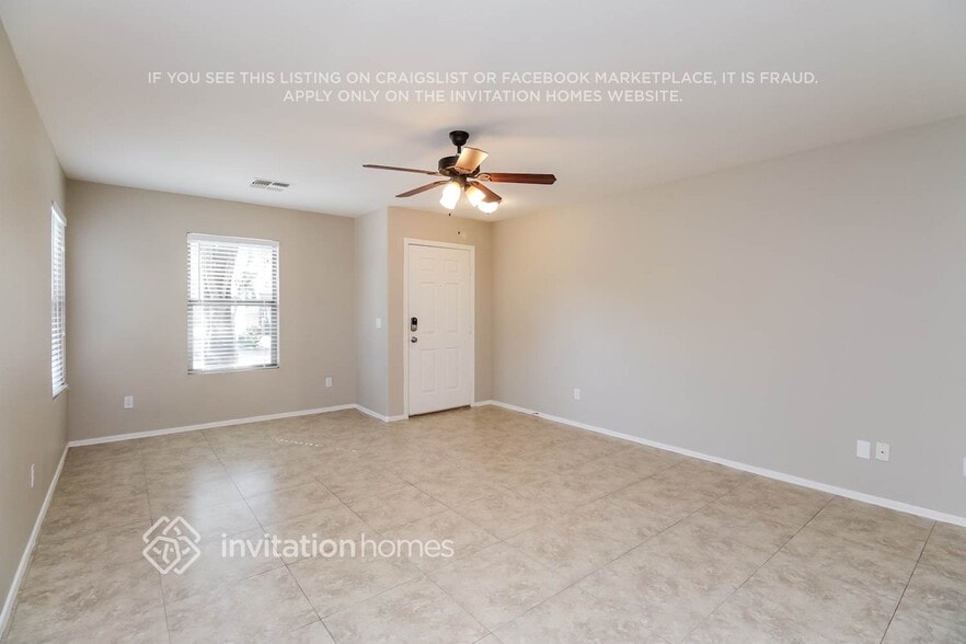 Building Photo - 8852 E Plana Ave